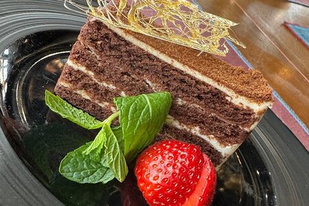 Медовик шоколадный с какао