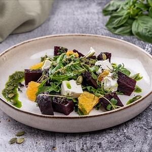Салат с печеной свеклой