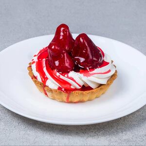 Корзинка песочная с клубникой