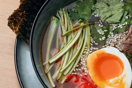 Рамен с ростбифом