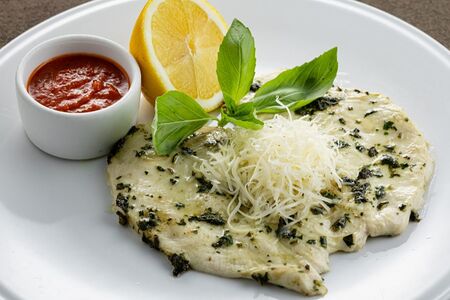 Фирменный шницель без панировки 