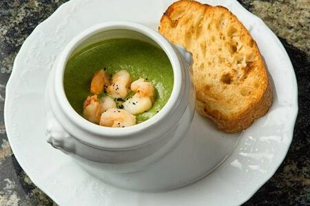 Крем-суп из шпината с креветками