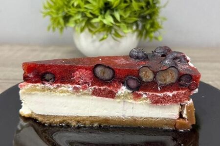 Чизкейк с лесными ягодами 