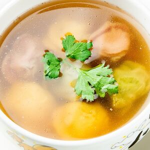 Пельмешки с бульоном