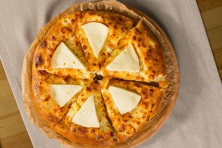 Хачапури по-Тбилиски с копченым сыром