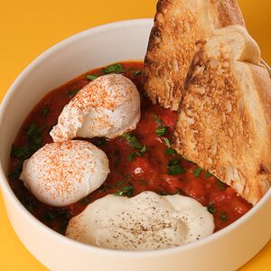 Томатная шакшука с печеным перцем  