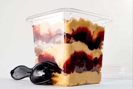 Трайфл Медовый с брусникой