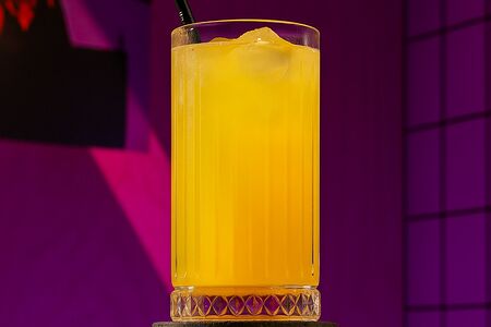 Домашний лимонад Маракуйя-персик 