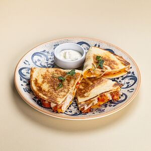 Кесадилья с курицей 