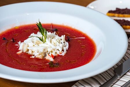 Гаспачо с камчатским крабом
