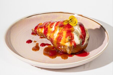 Груша с орехами