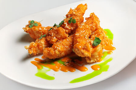 Хрустящие креветки в соусе том ям