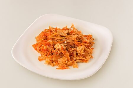 Капуста, тушенная с курицей  