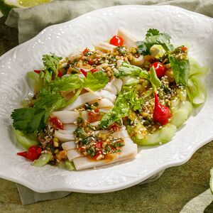 Салат с кальмаром