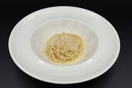 Итальянская паста с пармезаном