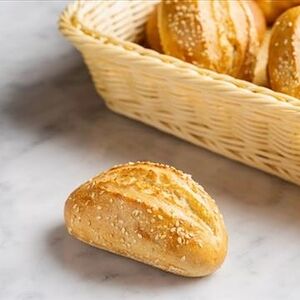 Булочка французская с сезамом