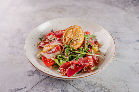 Салат Мегрэ с утиной грудкой