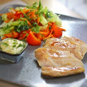 Куриный стейк с овощами 