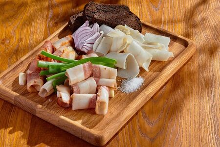 Ассорти из трёх видов сала