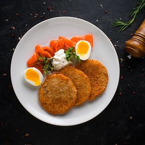 Драники с лососем фирменного посола 