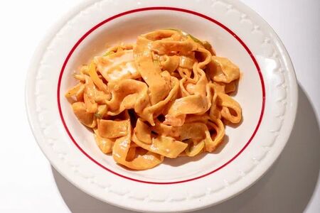 Домашние Папарделле с кальмаром и креветками