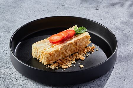 Наполеон с персиком