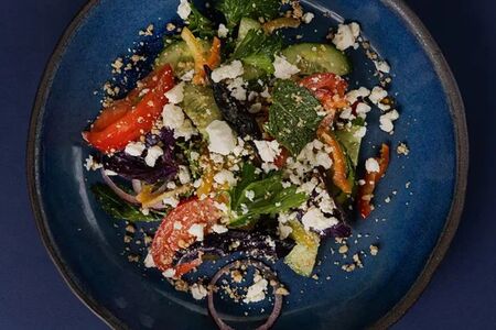 Салат овощной с брынзой