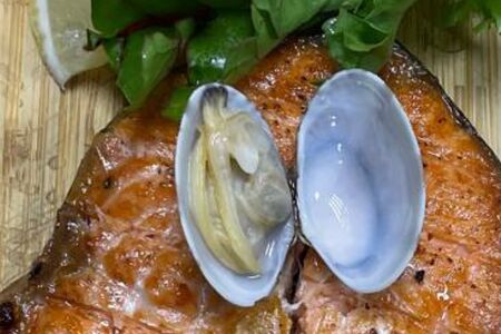 Стейк из форели на гриле