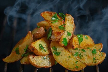 Картофель запеченный с зеленью