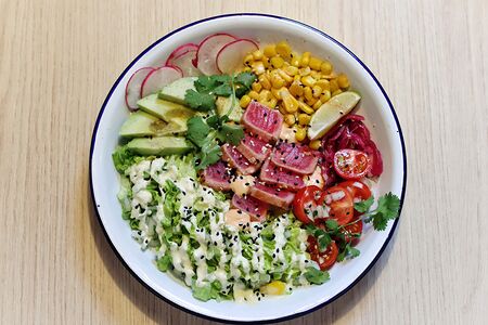 Салат с тунцом 