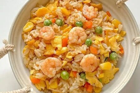 B4 Жареный рис с креветками