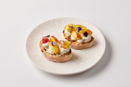 Брускетта с горгонзолой и инжиром