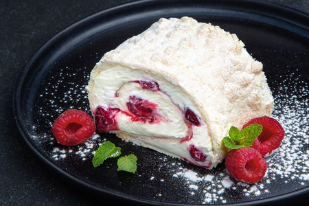 Меренговый рулет