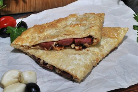 Чебурек Колбаски барбекю