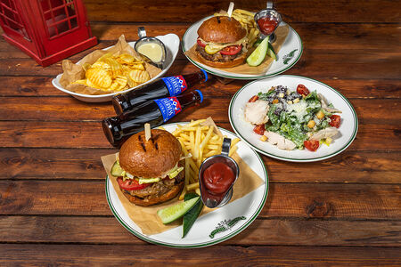 Комбо с Биф бургером, закусками и колой