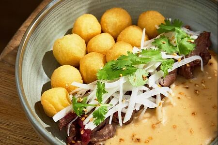 Татаки из говядины с соусом Бонито