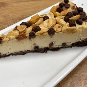 Чизкейк Нью-Йорк карамельный с арахисом