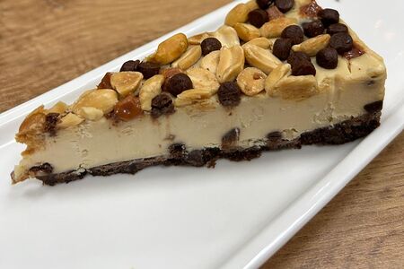 Чизкейк Нью-Йорк карамельный с арахисом