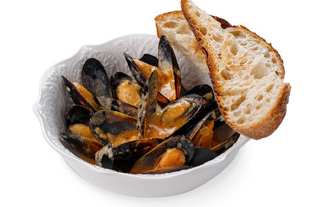 Мидии Том Ям