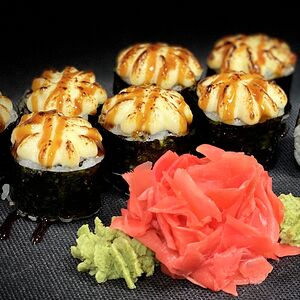 Запечённый мини-ролл c креветкой
