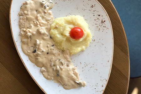 Куриная грудка в сливочном соусе