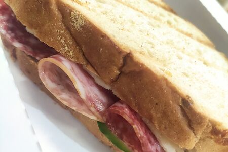 Сандвич салями