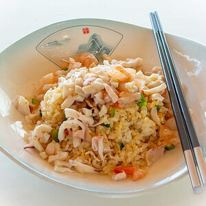 Рис с кальмаром и креветкой