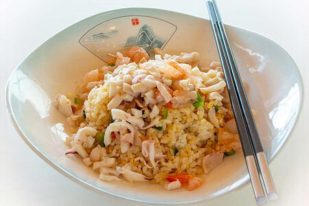 Рис с кальмаром и креветкой