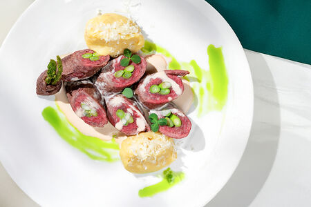 Рулет из телятины со спаржей