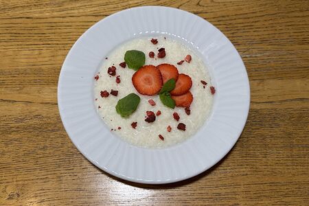 Рисовая каша на молоке со сливочным маслом 