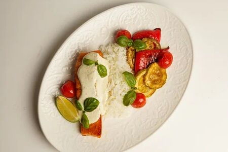 Филе форели с овощами