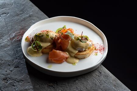 Яйца Бенедикт с лососем