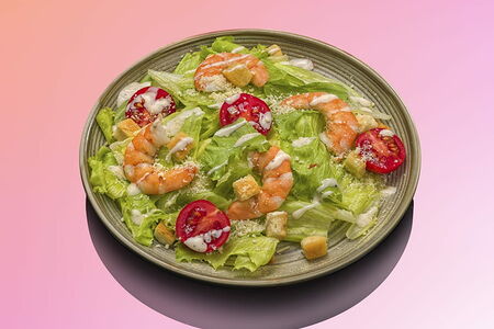 Салат Цезарь с креветками