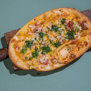 Ламаджун с морепродуктами